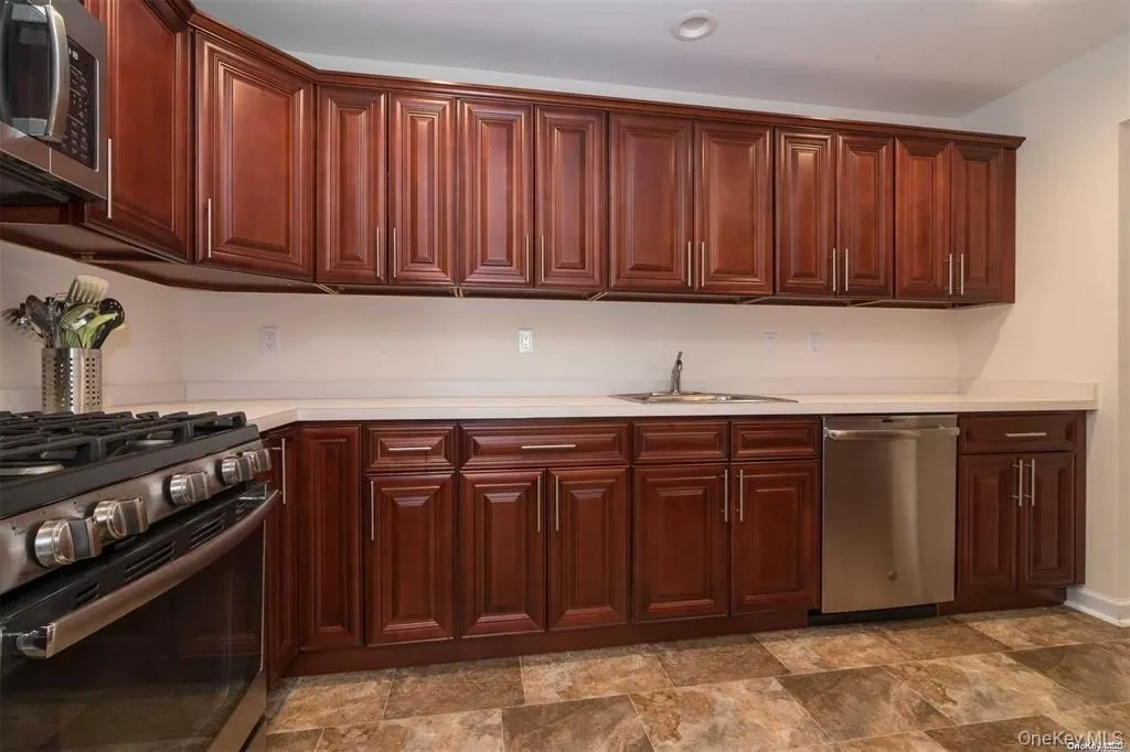 79 Leeward Court, Brookhaven, NY, 1 Bedroom Bedrooms, 3 Rooms Rooms,1 BathroomBathrooms,Residential Lease,For Rent,Leeward,0,996981 79 Leeward Court, Brookhaven, NY, 1 Bedroom Bedrooms, 3 Rooms Rooms,1 BathroomBathrooms,Residential Lease,For Rent,Leeward,0,996981
