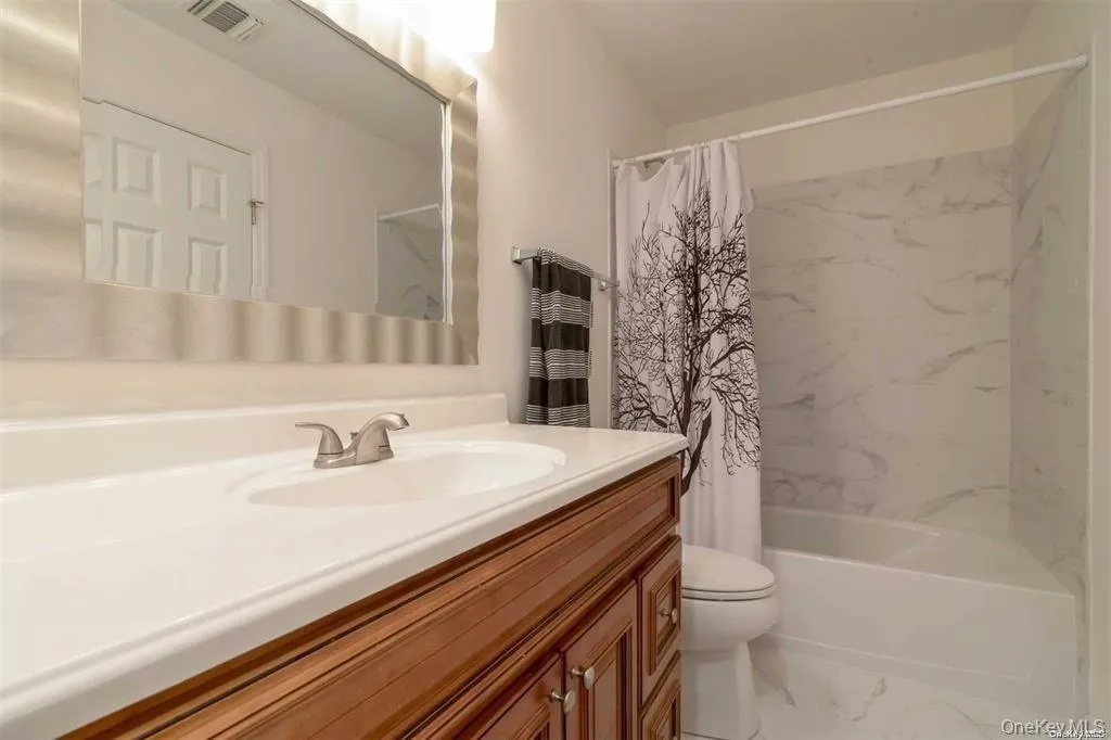 79 Leeward Court, Brookhaven, NY, 1 Bedroom Bedrooms, 3 Rooms Rooms,1 BathroomBathrooms,Residential Lease,For Rent,Leeward,0,996981 79 Leeward Court, Brookhaven, NY, 1 Bedroom Bedrooms, 3 Rooms Rooms,1 BathroomBathrooms,Residential Lease,For Rent,Leeward,0,996981