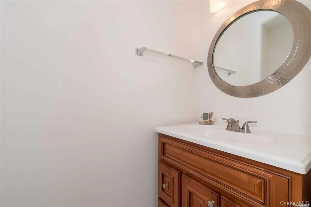 79 Leeward Court, Brookhaven, NY, 1 Bedroom Bedrooms, 3 Rooms Rooms,1 BathroomBathrooms,Residential Lease,For Rent,Leeward,0,996981 79 Leeward Court, Brookhaven, NY, 1 Bedroom Bedrooms, 3 Rooms Rooms,1 BathroomBathrooms,Residential Lease,For Rent,Leeward,0,996981