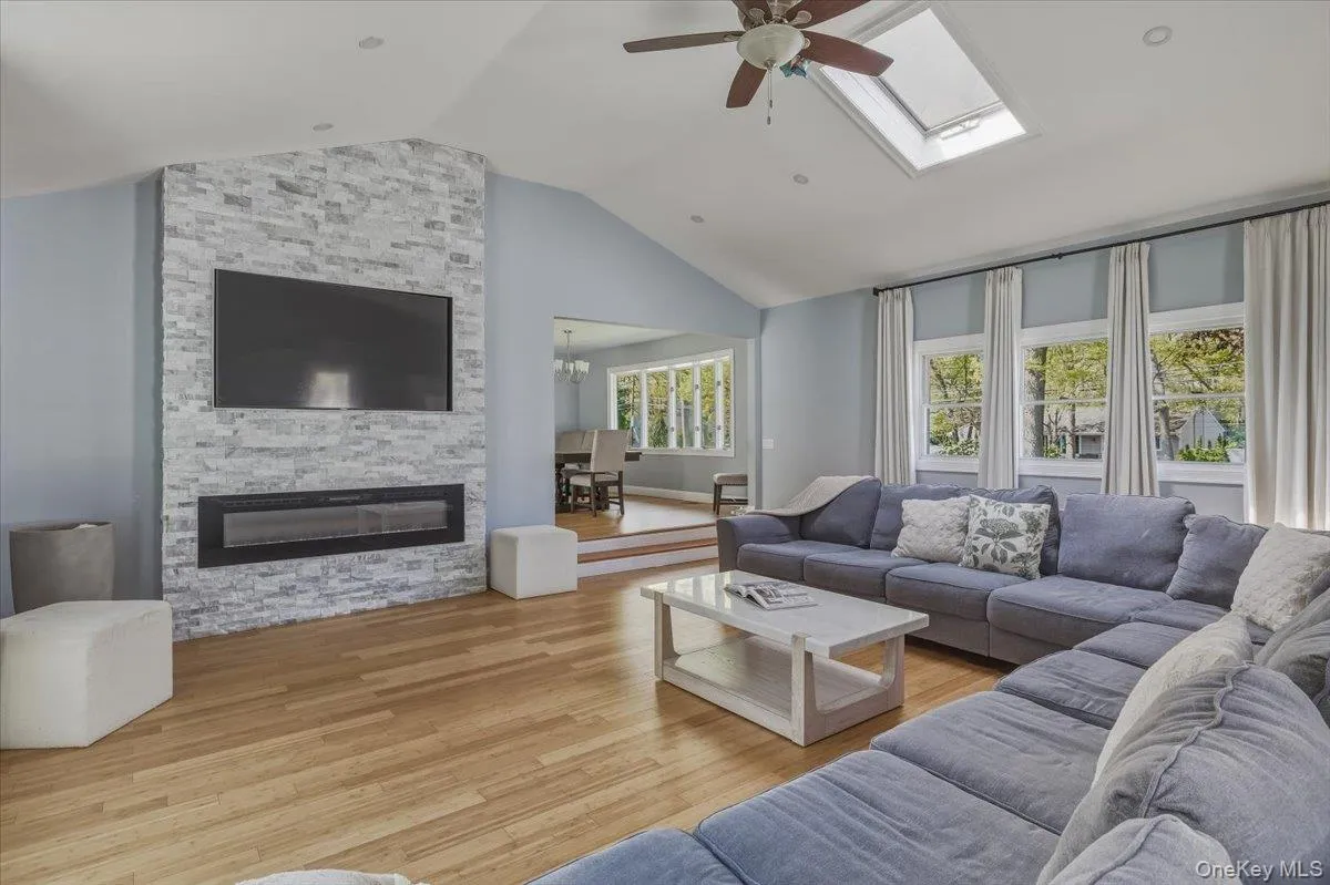 1189 Terry Road, Islip, NY, 4 Bedrooms Bedrooms, 8 Rooms Rooms,3 BathroomsBathrooms,Residential,For Rent,Terry,0,996997 1189 Terry Road, Islip, NY, 4 Bedrooms Bedrooms, 8 Rooms Rooms,3 BathroomsBathrooms,Residential,For Rent,Terry,0,996997