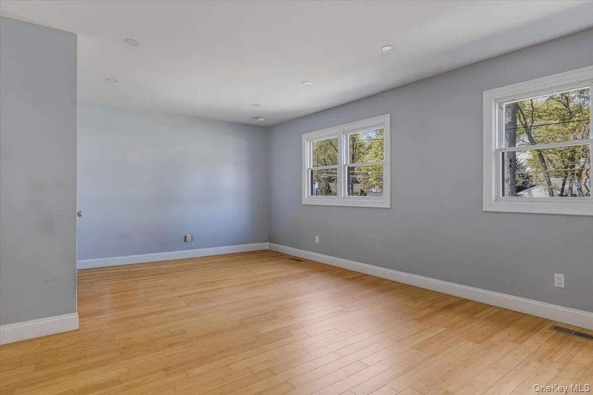 1189 Terry Road, Islip, NY, 4 Bedrooms Bedrooms, 8 Rooms Rooms,3 BathroomsBathrooms,Residential,For Rent,Terry,0,996997 1189 Terry Road, Islip, NY, 4 Bedrooms Bedrooms, 8 Rooms Rooms,3 BathroomsBathrooms,Residential,For Rent,Terry,0,996997