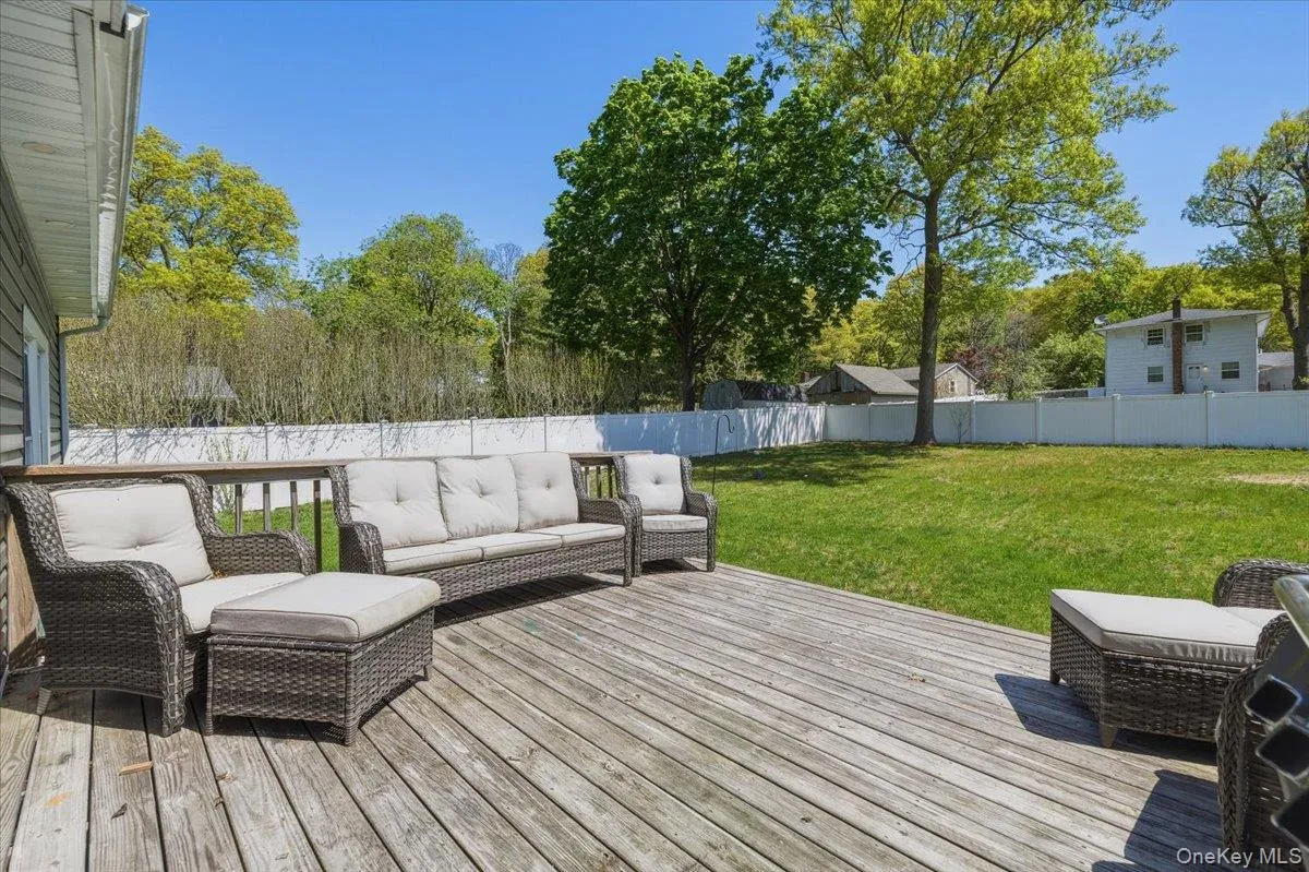 1189 Terry Road, Islip, NY, 4 Bedrooms Bedrooms, 8 Rooms Rooms,3 BathroomsBathrooms,Residential,For Rent,Terry,0,996997 1189 Terry Road, Islip, NY, 4 Bedrooms Bedrooms, 8 Rooms Rooms,3 BathroomsBathrooms,Residential,For Rent,Terry,0,996997