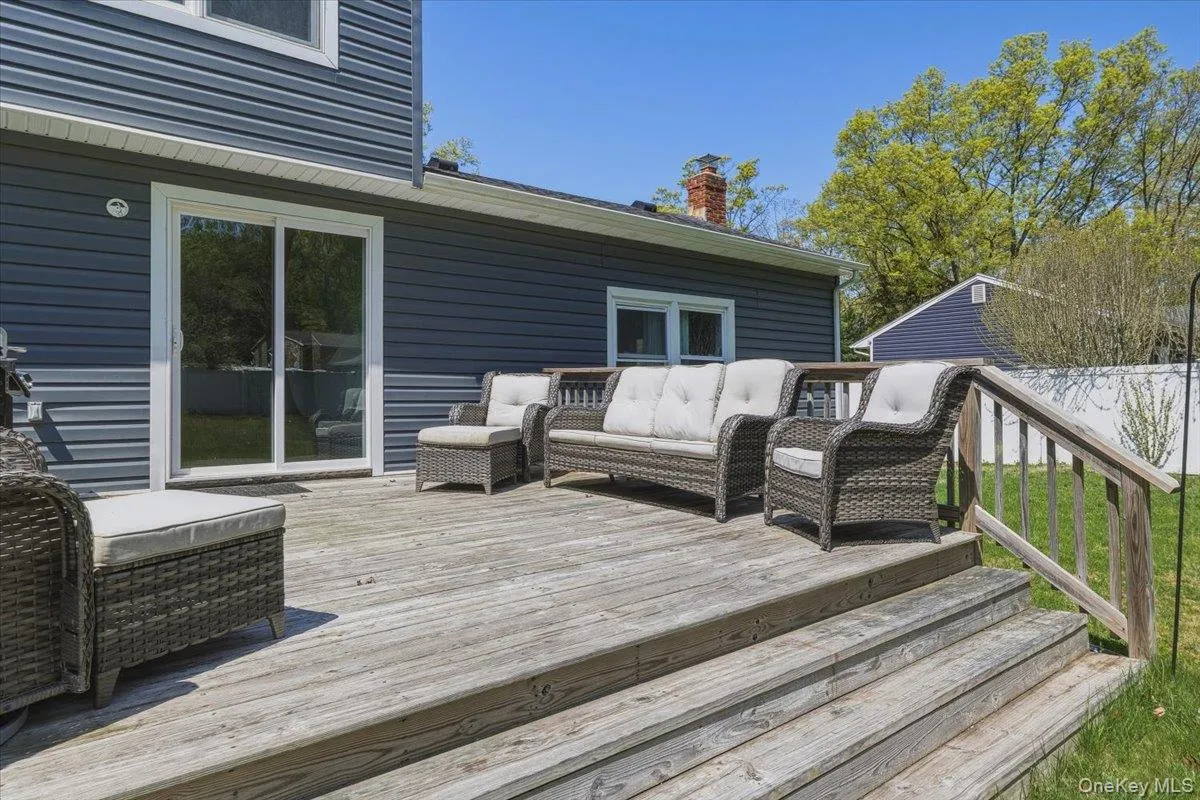 1189 Terry Road, Islip, NY, 4 Bedrooms Bedrooms, 8 Rooms Rooms,3 BathroomsBathrooms,Residential,For Rent,Terry,0,996997 1189 Terry Road, Islip, NY, 4 Bedrooms Bedrooms, 8 Rooms Rooms,3 BathroomsBathrooms,Residential,For Rent,Terry,0,996997