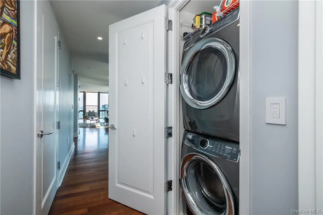 Private laundry in unit Private laundry in unit