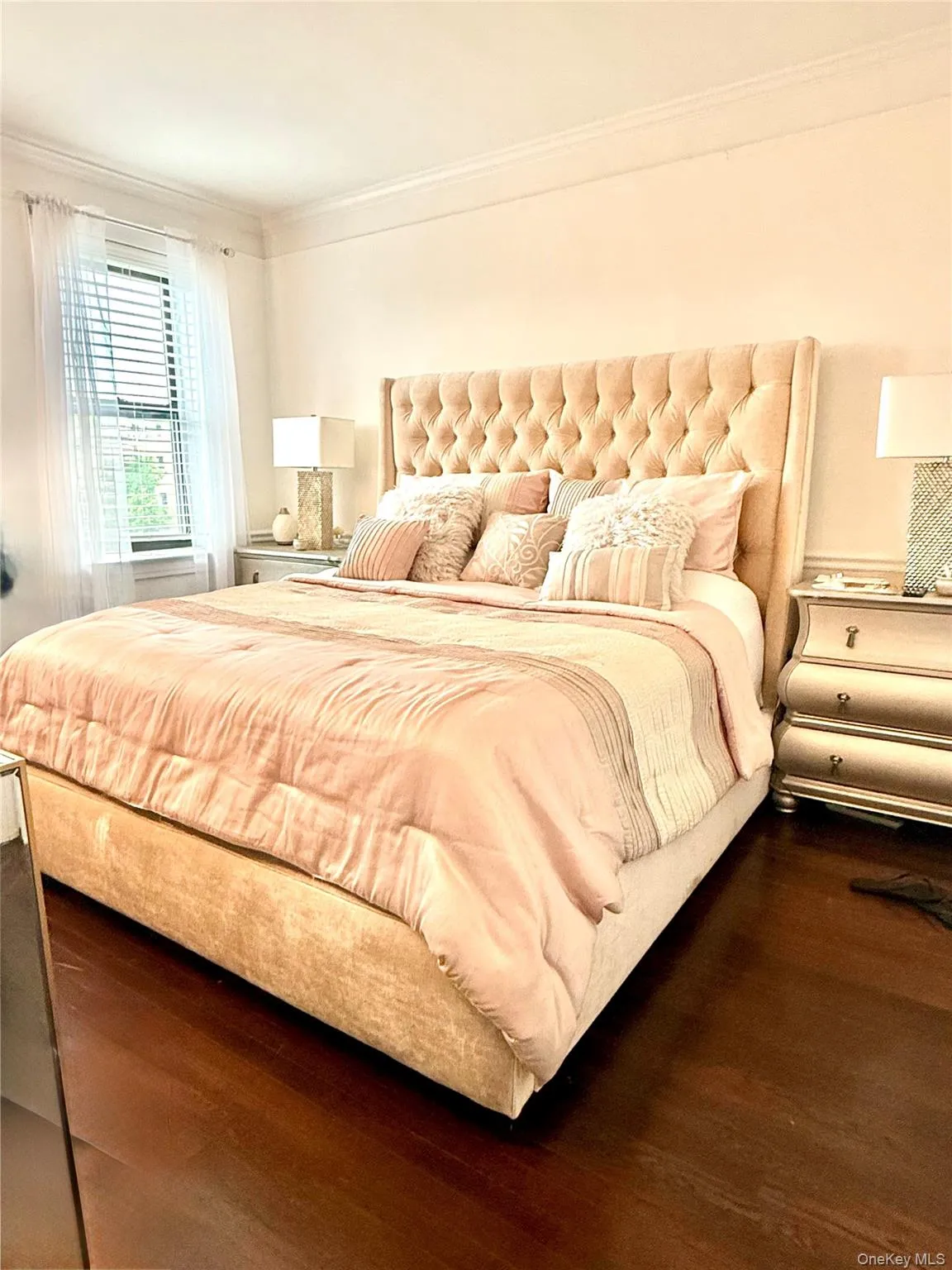 Fits a King-sized bed Fits a King-sized bed