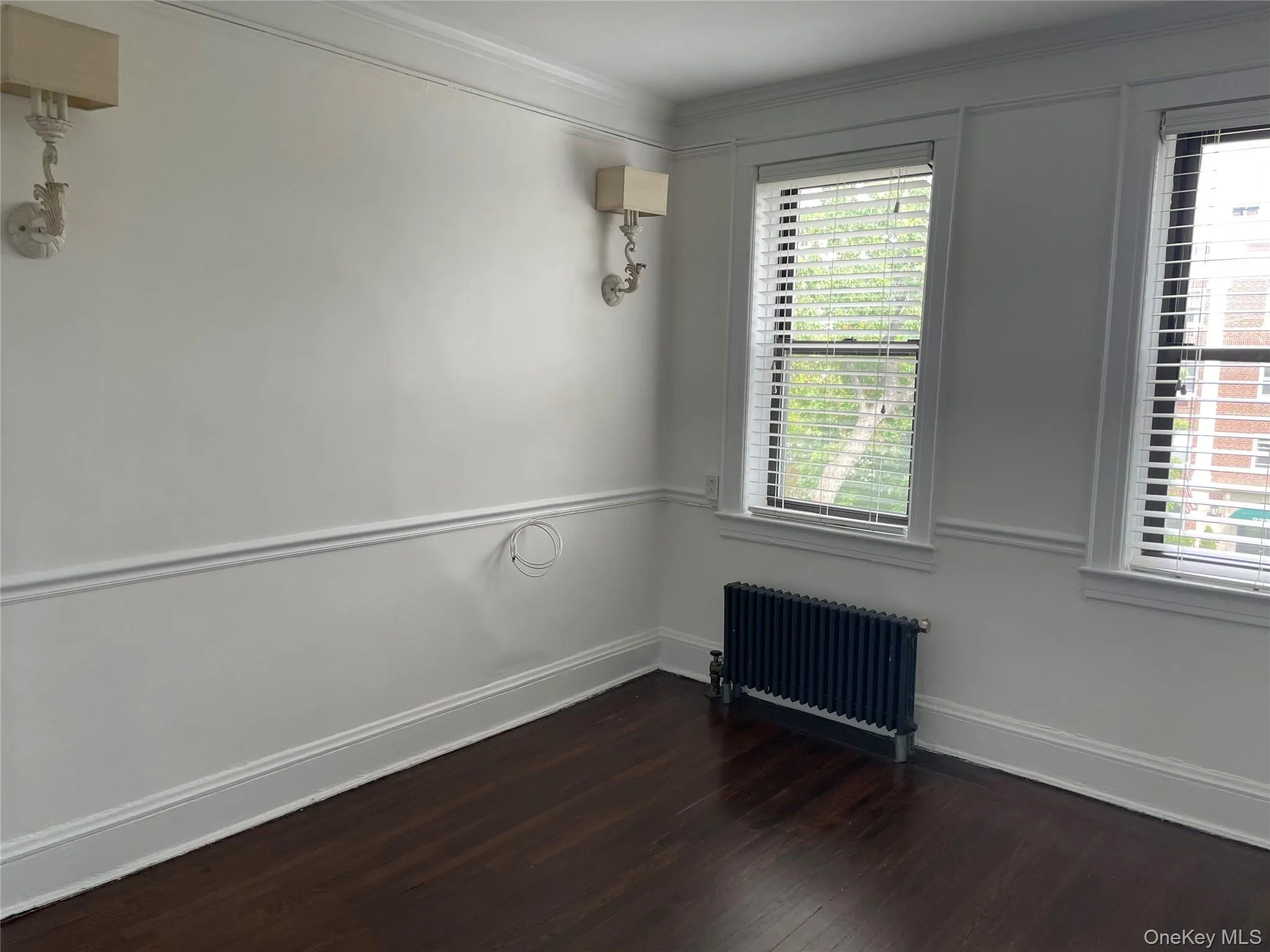 Bedroom w/o furniture Bedroom w/o furniture