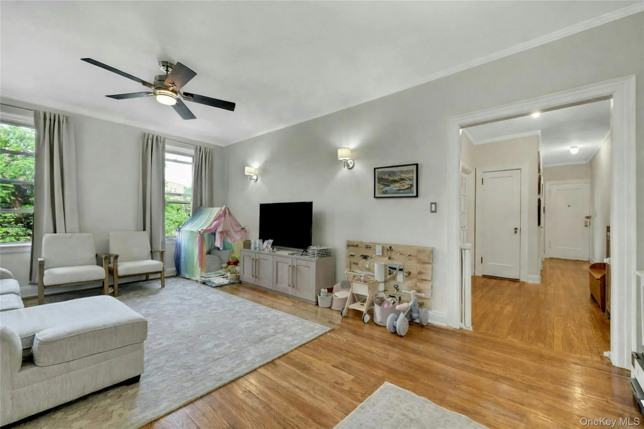 Make this GORGEOUS coop your new home! Make this GORGEOUS coop your new home!