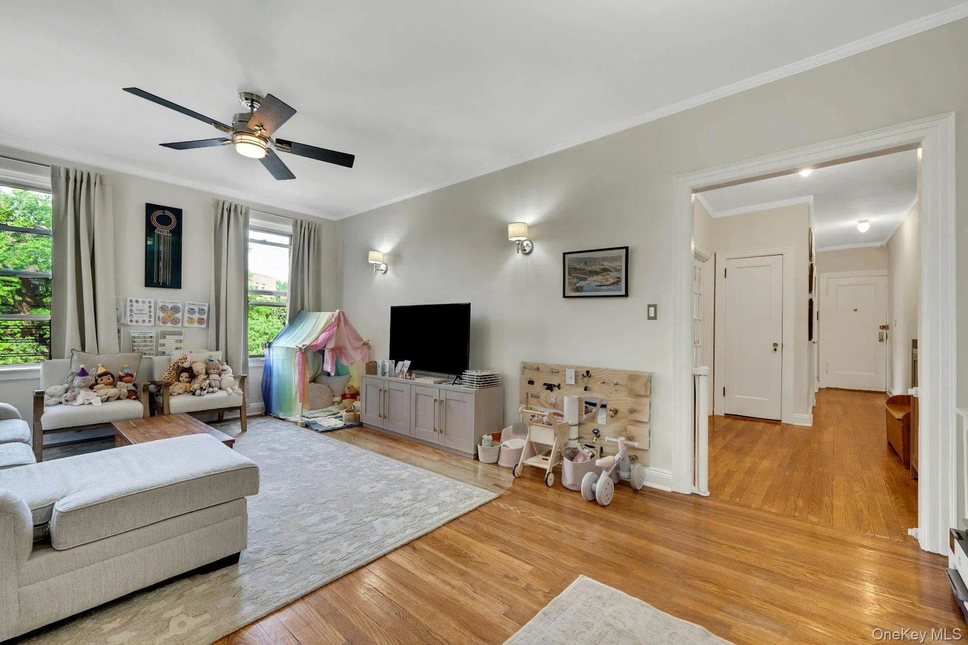 Make this GORGEOUS coop your new home! Make this GORGEOUS coop your new home!