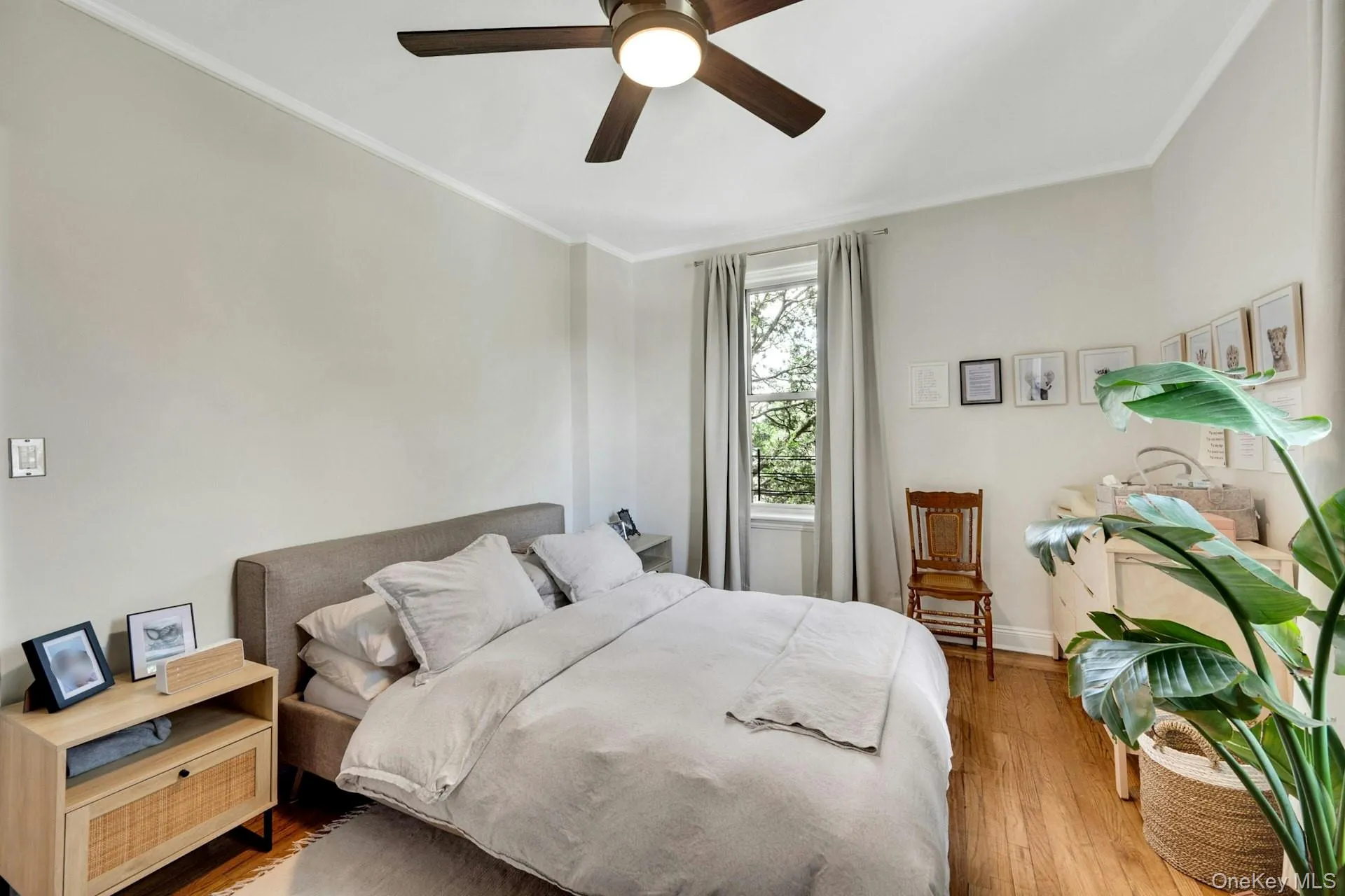 Another look at this bedroom, which also has a full wall-length closet! Another look at this bedroom, which also has a full wall-length closet!