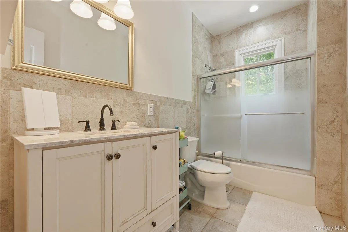 31 Cornwall Lane, North Hempstead, NY, 6 Bedrooms Bedrooms, 10 Rooms Rooms,4 BathroomsBathrooms,Residential Lease,For Rent,Cornwall,0,997062 31 Cornwall Lane, North Hempstead, NY, 6 Bedrooms Bedrooms, 10 Rooms Rooms,4 BathroomsBathrooms,Residential Lease,For Rent,Cornwall,0,997062