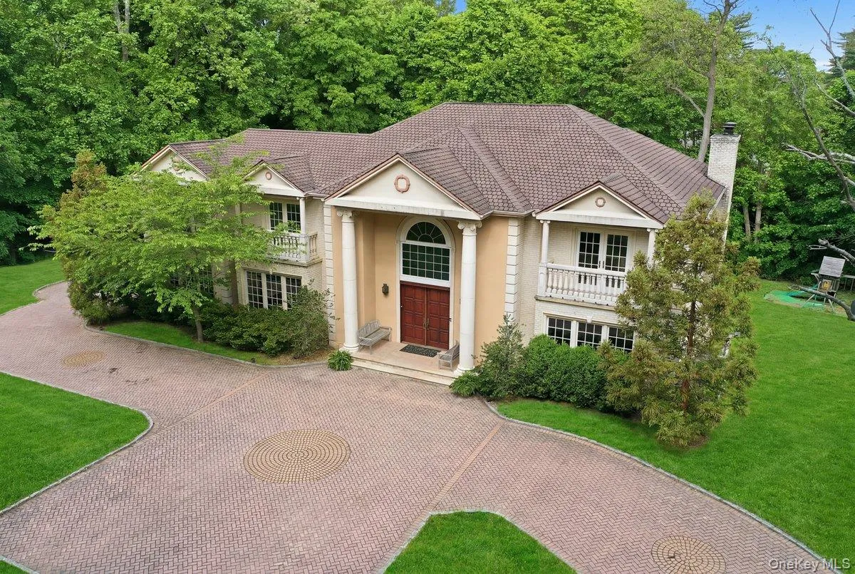 31 Cornwall Lane, North Hempstead, NY, 6 Bedrooms Bedrooms, 10 Rooms Rooms,4 BathroomsBathrooms,Residential Lease,For Rent,Cornwall,0,997062 31 Cornwall Lane, North Hempstead, NY, 6 Bedrooms Bedrooms, 10 Rooms Rooms,4 BathroomsBathrooms,Residential Lease,For Rent,Cornwall,0,997062