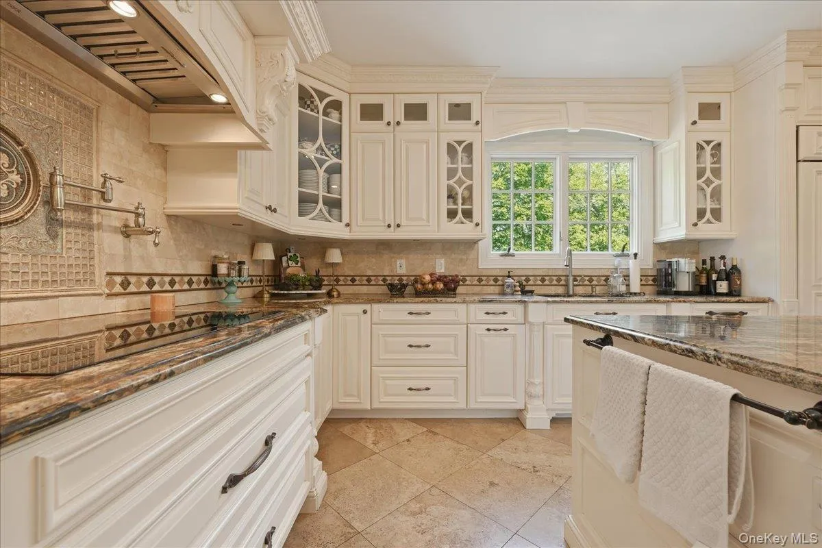 31 Cornwall Lane, North Hempstead, NY, 6 Bedrooms Bedrooms, 10 Rooms Rooms,4 BathroomsBathrooms,Residential Lease,For Rent,Cornwall,0,997062 31 Cornwall Lane, North Hempstead, NY, 6 Bedrooms Bedrooms, 10 Rooms Rooms,4 BathroomsBathrooms,Residential Lease,For Rent,Cornwall,0,997062