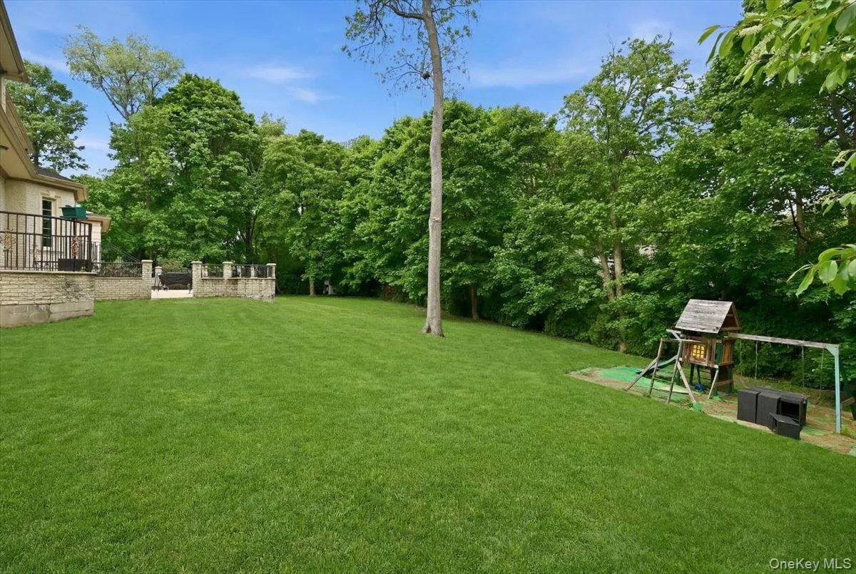 31 Cornwall Lane, North Hempstead, NY, 6 Bedrooms Bedrooms, 10 Rooms Rooms,4 BathroomsBathrooms,Residential Lease,For Rent,Cornwall,0,997062 31 Cornwall Lane, North Hempstead, NY, 6 Bedrooms Bedrooms, 10 Rooms Rooms,4 BathroomsBathrooms,Residential Lease,For Rent,Cornwall,0,997062