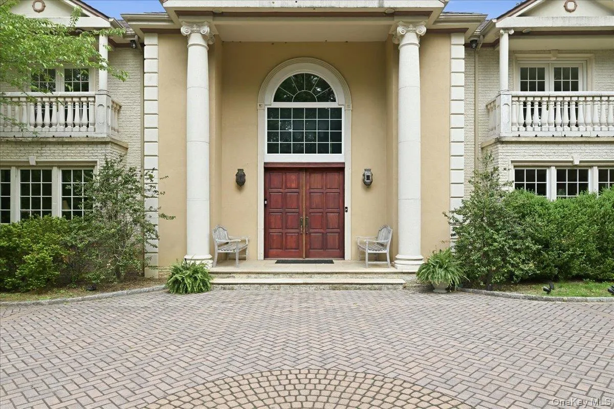 31 Cornwall Lane, North Hempstead, NY, 6 Bedrooms Bedrooms, 10 Rooms Rooms,4 BathroomsBathrooms,Residential Lease,For Rent,Cornwall,0,997062 31 Cornwall Lane, North Hempstead, NY, 6 Bedrooms Bedrooms, 10 Rooms Rooms,4 BathroomsBathrooms,Residential Lease,For Rent,Cornwall,0,997062