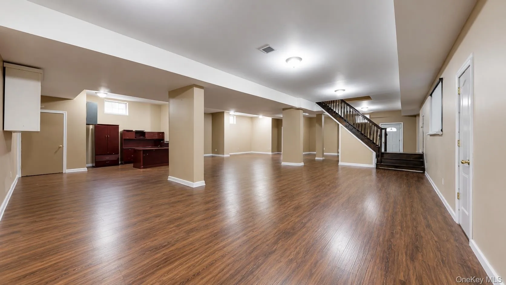 31 Cornwall Lane, North Hempstead, NY, 6 Bedrooms Bedrooms, 10 Rooms Rooms,4 BathroomsBathrooms,Residential Lease,For Rent,Cornwall,0,997062 31 Cornwall Lane, North Hempstead, NY, 6 Bedrooms Bedrooms, 10 Rooms Rooms,4 BathroomsBathrooms,Residential Lease,For Rent,Cornwall,0,997062