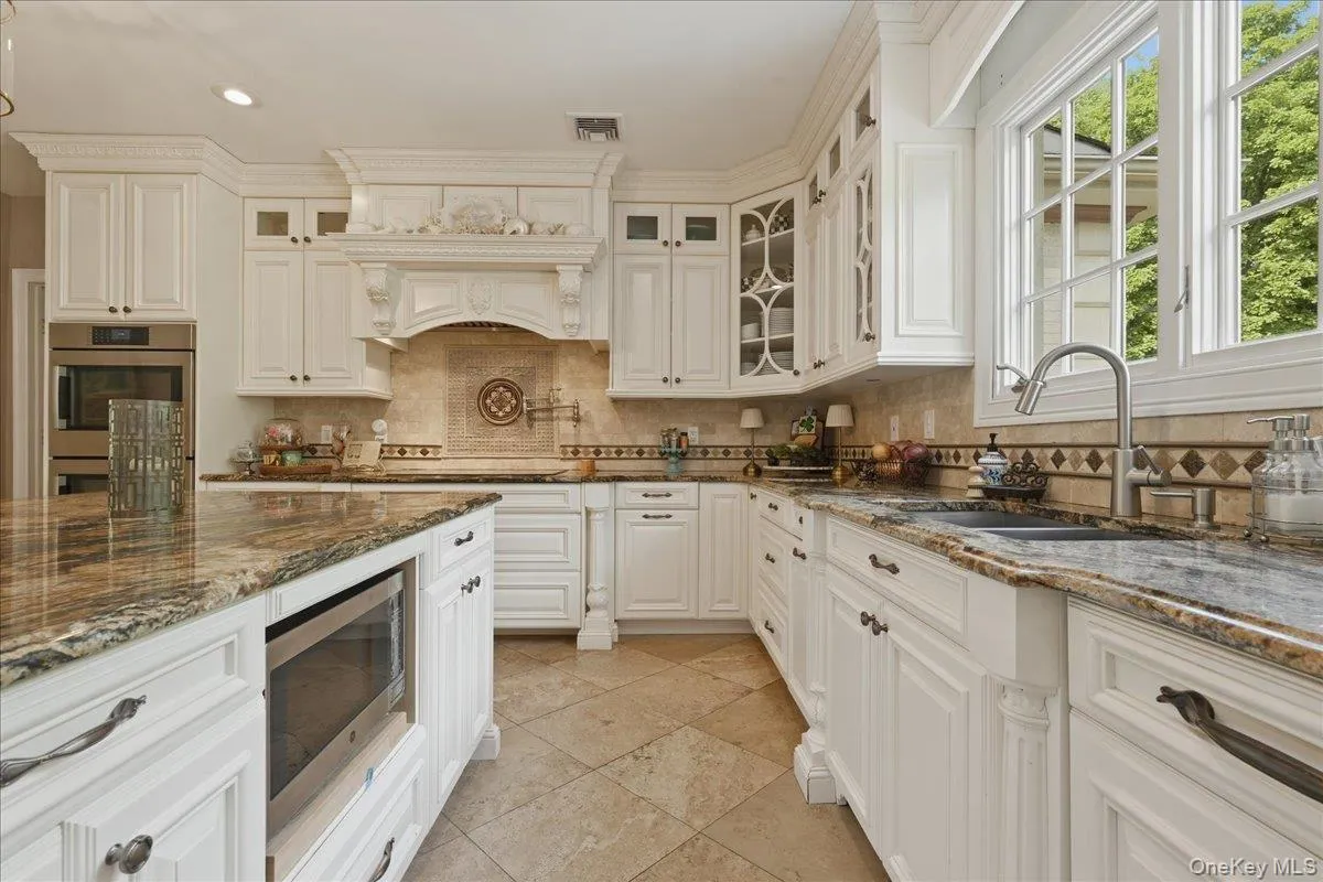 31 Cornwall Lane, North Hempstead, NY, 6 Bedrooms Bedrooms, 10 Rooms Rooms,4 BathroomsBathrooms,Residential Lease,For Rent,Cornwall,0,997062 31 Cornwall Lane, North Hempstead, NY, 6 Bedrooms Bedrooms, 10 Rooms Rooms,4 BathroomsBathrooms,Residential Lease,For Rent,Cornwall,0,997062