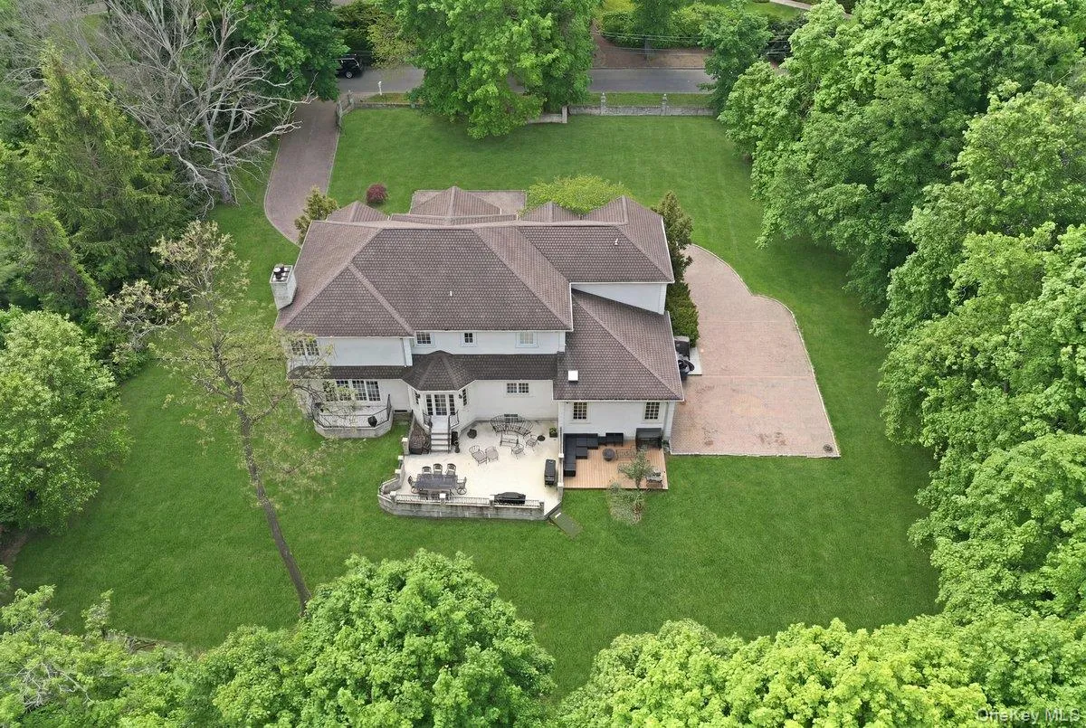 31 Cornwall Lane, North Hempstead, NY, 6 Bedrooms Bedrooms, 10 Rooms Rooms,4 BathroomsBathrooms,Residential Lease,For Rent,Cornwall,0,997062 31 Cornwall Lane, North Hempstead, NY, 6 Bedrooms Bedrooms, 10 Rooms Rooms,4 BathroomsBathrooms,Residential Lease,For Rent,Cornwall,0,997062