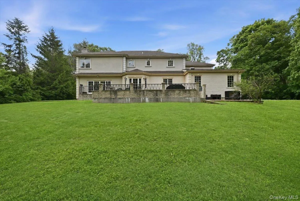 31 Cornwall Lane, North Hempstead, NY, 6 Bedrooms Bedrooms, 10 Rooms Rooms,4 BathroomsBathrooms,Residential Lease,For Rent,Cornwall,0,997062 31 Cornwall Lane, North Hempstead, NY, 6 Bedrooms Bedrooms, 10 Rooms Rooms,4 BathroomsBathrooms,Residential Lease,For Rent,Cornwall,0,997062