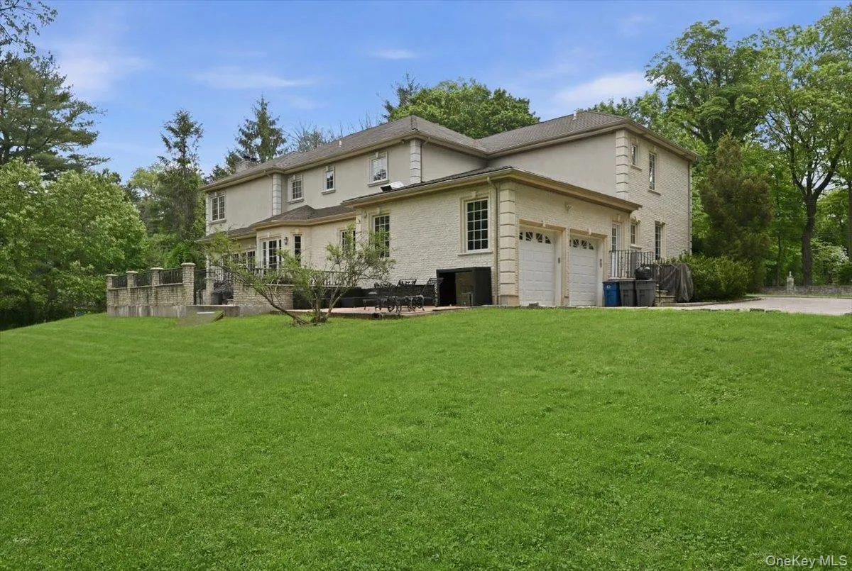 31 Cornwall Lane, North Hempstead, NY, 6 Bedrooms Bedrooms, 10 Rooms Rooms,4 BathroomsBathrooms,Residential Lease,For Rent,Cornwall,0,997062 31 Cornwall Lane, North Hempstead, NY, 6 Bedrooms Bedrooms, 10 Rooms Rooms,4 BathroomsBathrooms,Residential Lease,For Rent,Cornwall,0,997062