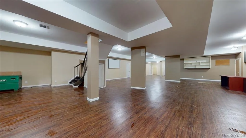 31 Cornwall Lane, North Hempstead, NY, 6 Bedrooms Bedrooms, 10 Rooms Rooms,4 BathroomsBathrooms,Residential Lease,For Rent,Cornwall,0,997062 31 Cornwall Lane, North Hempstead, NY, 6 Bedrooms Bedrooms, 10 Rooms Rooms,4 BathroomsBathrooms,Residential Lease,For Rent,Cornwall,0,997062