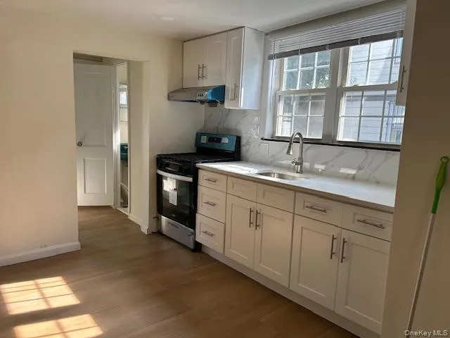 190-24 102nd Avenue, New York, NY, 3 Bedrooms Bedrooms, 6 Rooms Rooms,1 BathroomBathrooms,Residential Lease,For Rent,102nd,0,997070 190-24 102nd Avenue, New York, NY, 3 Bedrooms Bedrooms, 6 Rooms Rooms,1 BathroomBathrooms,Residential Lease,For Rent,102nd,0,997070