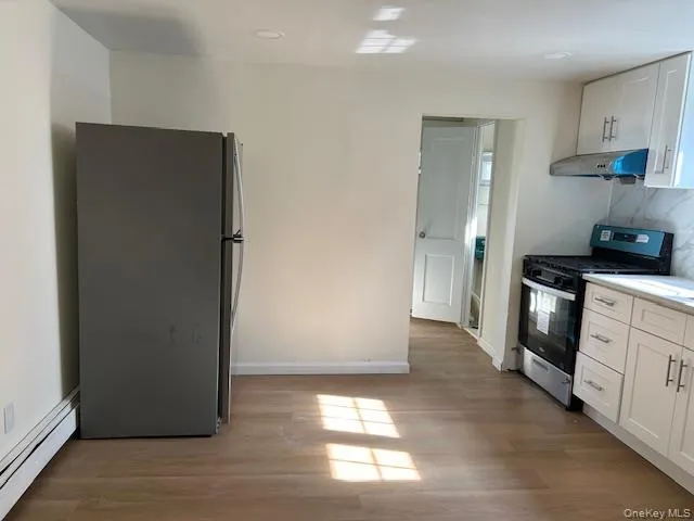 190-24 102nd Avenue, New York, NY, 3 Bedrooms Bedrooms, 6 Rooms Rooms,1 BathroomBathrooms,Residential Lease,For Rent,102nd,0,997070 190-24 102nd Avenue, New York, NY, 3 Bedrooms Bedrooms, 6 Rooms Rooms,1 BathroomBathrooms,Residential Lease,For Rent,102nd,0,997070