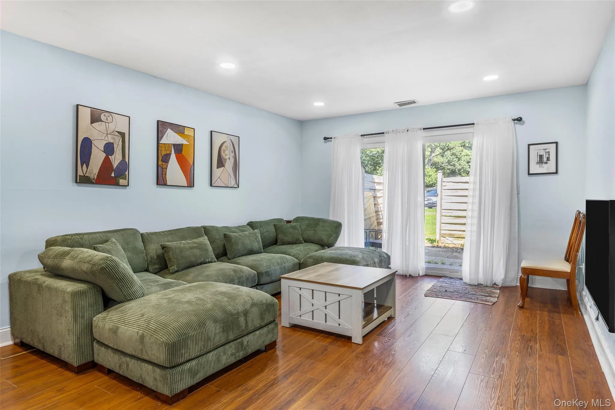655 Middle Country Road, Brookhaven, NY, 1 Bedroom Bedrooms, 4 Rooms Rooms,1 BathroomBathrooms,Residential Sale,For Rent,Middle Country,0,997080 655 Middle Country Road, Brookhaven, NY, 1 Bedroom Bedrooms, 4 Rooms Rooms,1 BathroomBathrooms,Residential Sale,For Rent,Middle Country,0,997080