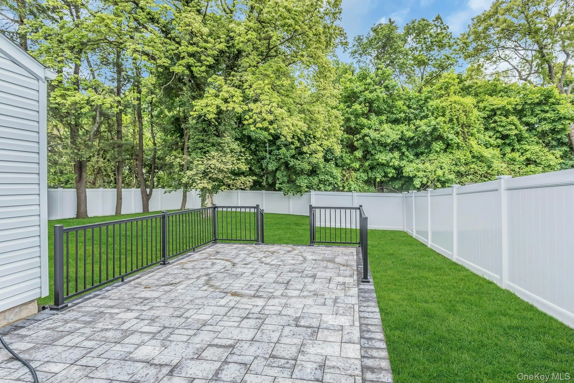 717 3rd Avenue, Huntington, NY, 5 Bedrooms Bedrooms, 11 Rooms Rooms,3 BathroomsBathrooms,Residential Lease,For Rent,3rd,0,997081 717 3rd Avenue, Huntington, NY, 5 Bedrooms Bedrooms, 11 Rooms Rooms,3 BathroomsBathrooms,Residential Lease,For Rent,3rd,0,997081