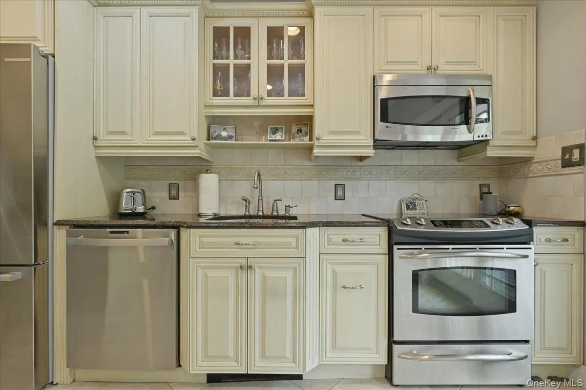 1811 Wilson Avenue, Hempstead, NY, 4 Bedrooms Bedrooms, 8 Rooms Rooms,3 BathroomsBathrooms,Residential Sale,For Rent,Wilson,0,997090 1811 Wilson Avenue, Hempstead, NY, 4 Bedrooms Bedrooms, 8 Rooms Rooms,3 BathroomsBathrooms,Residential Sale,For Rent,Wilson,0,997090