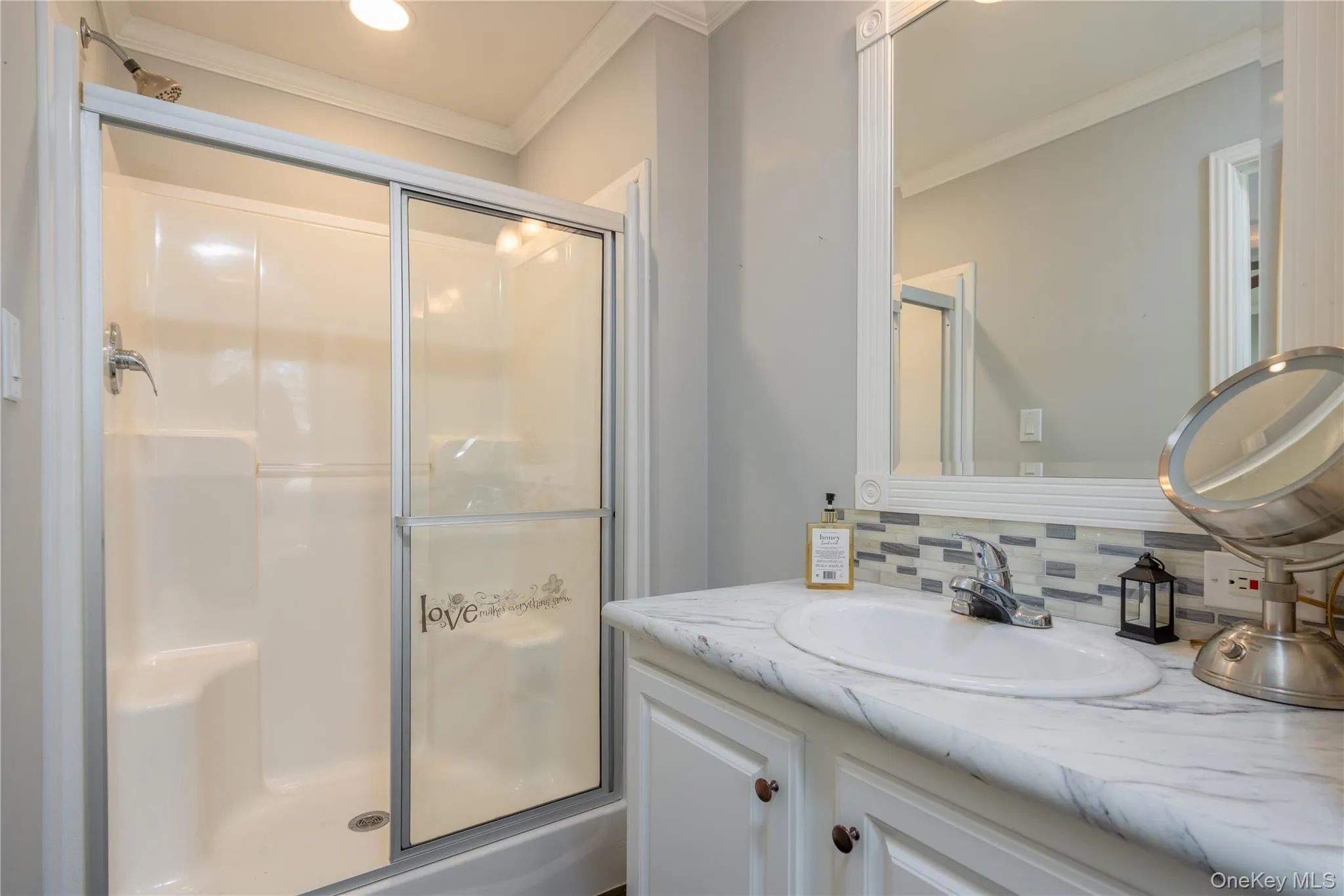 10 - Ensuite bathroom 10 - Ensuite bathroom