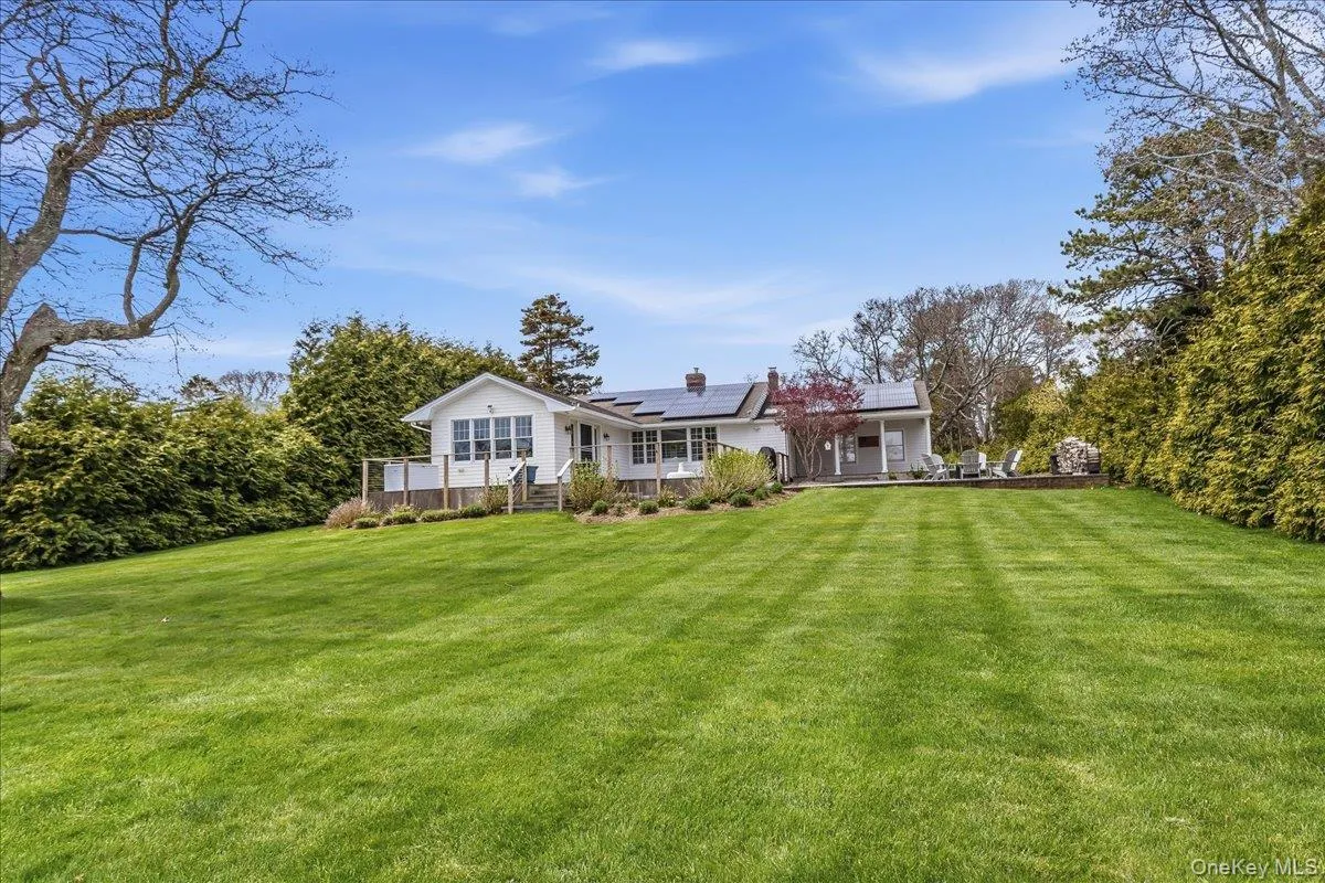 15 Gardners Lane, Southampton, NY, 3 Bedrooms Bedrooms, 7 Rooms Rooms,2 BathroomsBathrooms,Residential Lease,For Rent,Gardners,0,997106 15 Gardners Lane, Southampton, NY, 3 Bedrooms Bedrooms, 7 Rooms Rooms,2 BathroomsBathrooms,Residential Lease,For Rent,Gardners,0,997106