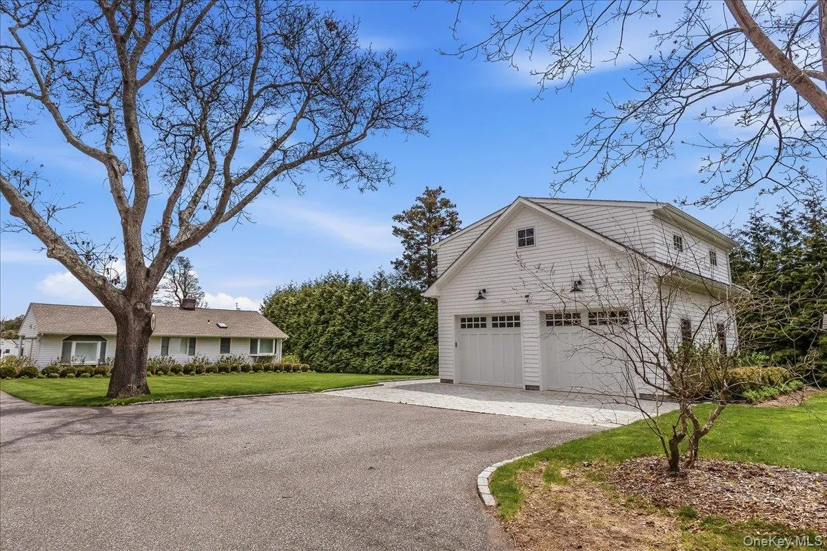 15 Gardners Lane, Southampton, NY, 3 Bedrooms Bedrooms, 7 Rooms Rooms,2 BathroomsBathrooms,Residential Lease,For Rent,Gardners,0,997106 15 Gardners Lane, Southampton, NY, 3 Bedrooms Bedrooms, 7 Rooms Rooms,2 BathroomsBathrooms,Residential Lease,For Rent,Gardners,0,997106