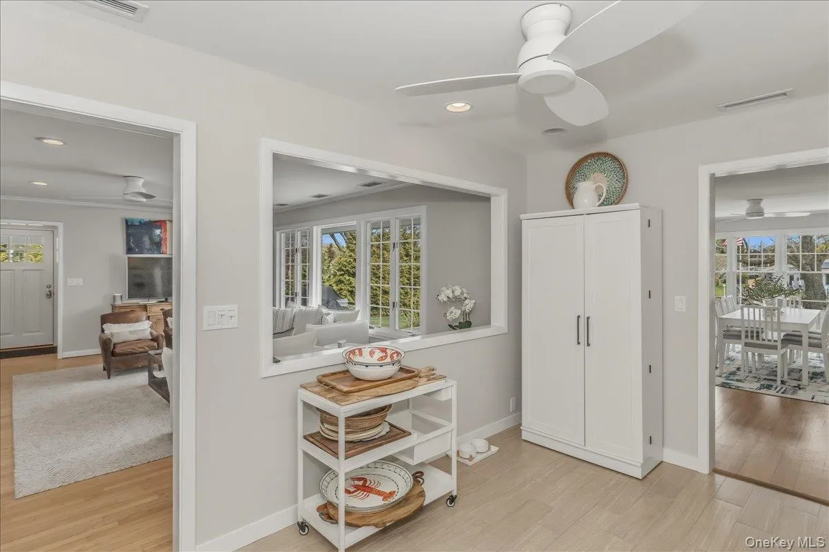 15 Gardners Lane, Southampton, NY, 3 Bedrooms Bedrooms, 7 Rooms Rooms,2 BathroomsBathrooms,Residential Lease,For Rent,Gardners,0,997106 15 Gardners Lane, Southampton, NY, 3 Bedrooms Bedrooms, 7 Rooms Rooms,2 BathroomsBathrooms,Residential Lease,For Rent,Gardners,0,997106