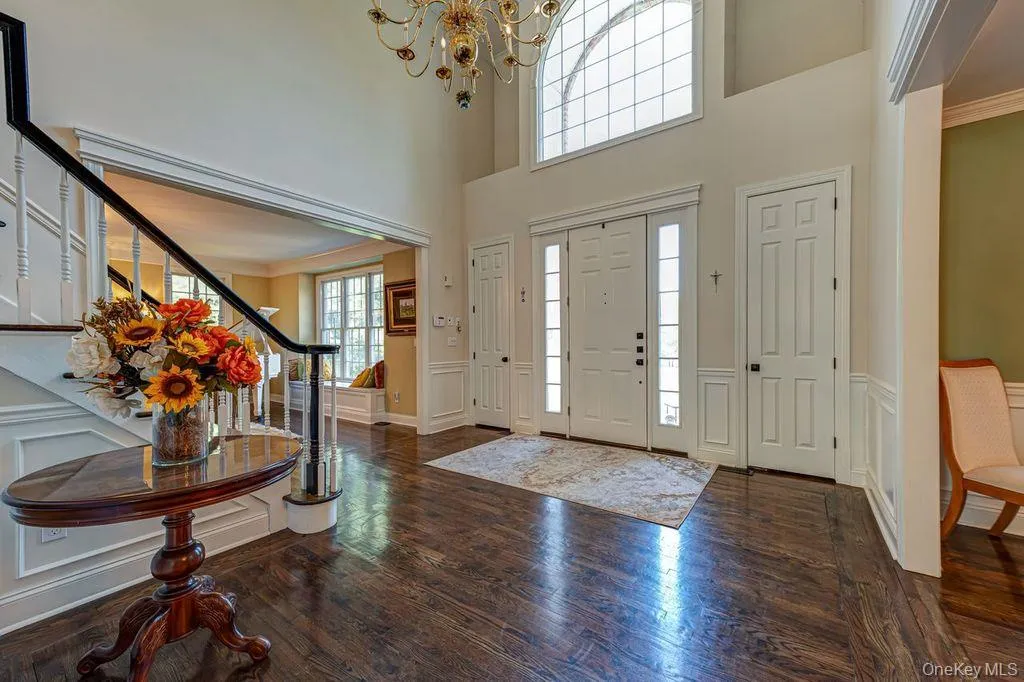 Two story Entrance Two story Entrance