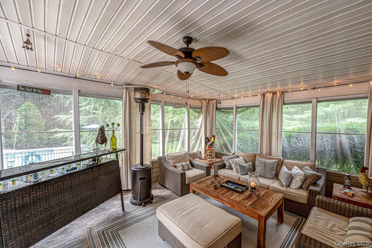 Laminate wood floor and fan Laminate wood floor and fan