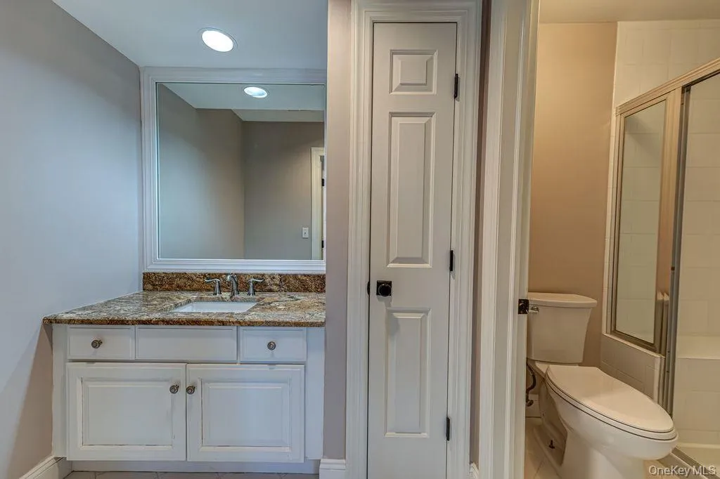 9 Fox Meadow Lane, Smithtown, NY, 4 Bedrooms Bedrooms, 10 Rooms Rooms,4 BathroomsBathrooms,Residential,For Rent,Fox Meadow,0,KEY997110 9 Fox Meadow Lane, Smithtown, NY, 4 Bedrooms Bedrooms, 10 Rooms Rooms,4 BathroomsBathrooms,Residential,For Rent,Fox Meadow,0,KEY997110