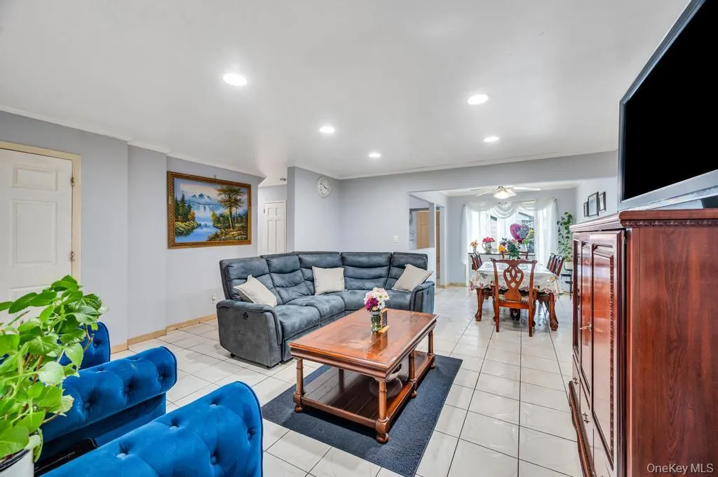 1050 Stewart Avenue, Oyster Bay, NY, 4 Bedrooms Bedrooms, 6 Rooms Rooms,2 BathroomsBathrooms,Residential,For Rent,Stewart,0,997115 1050 Stewart Avenue, Oyster Bay, NY, 4 Bedrooms Bedrooms, 6 Rooms Rooms,2 BathroomsBathrooms,Residential,For Rent,Stewart,0,997115