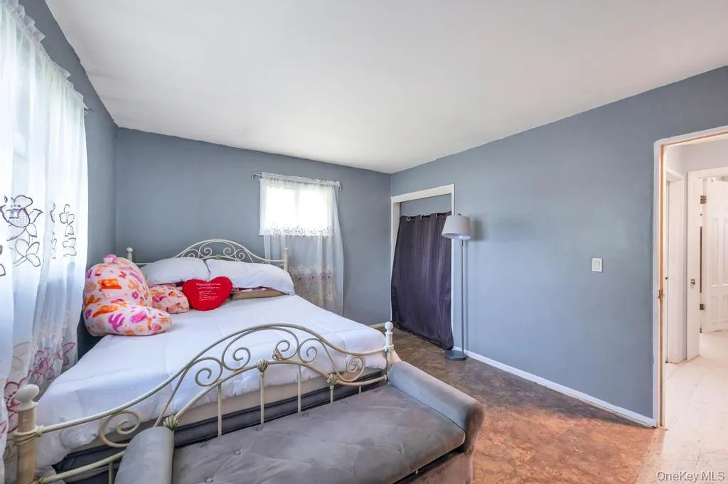 1050 Stewart Avenue, Oyster Bay, NY, 4 Bedrooms Bedrooms, 6 Rooms Rooms,2 BathroomsBathrooms,Residential,For Rent,Stewart,0,997115 1050 Stewart Avenue, Oyster Bay, NY, 4 Bedrooms Bedrooms, 6 Rooms Rooms,2 BathroomsBathrooms,Residential,For Rent,Stewart,0,997115
