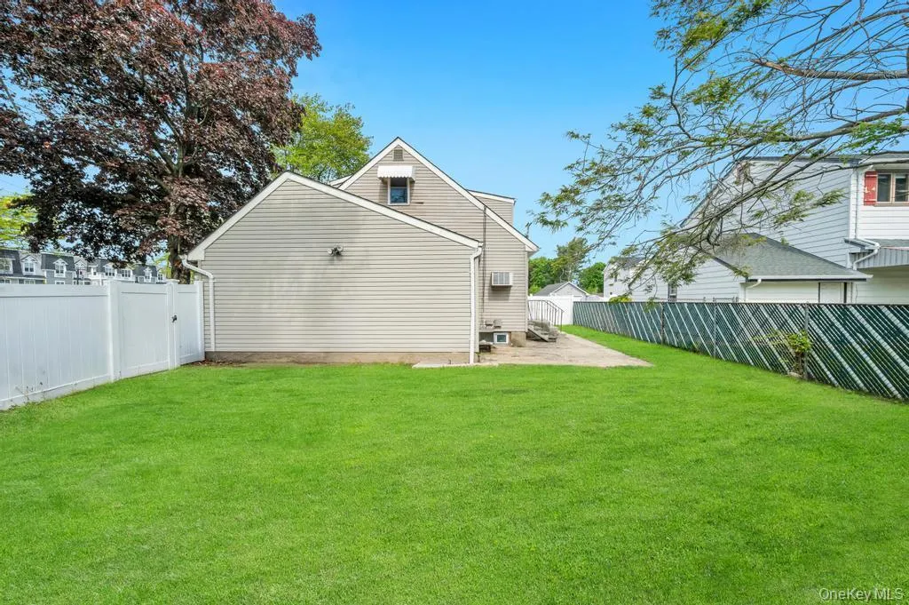 1050 Stewart Avenue, Oyster Bay, NY, 4 Bedrooms Bedrooms, 6 Rooms Rooms,2 BathroomsBathrooms,Residential,For Rent,Stewart,0,997115 1050 Stewart Avenue, Oyster Bay, NY, 4 Bedrooms Bedrooms, 6 Rooms Rooms,2 BathroomsBathrooms,Residential,For Rent,Stewart,0,997115
