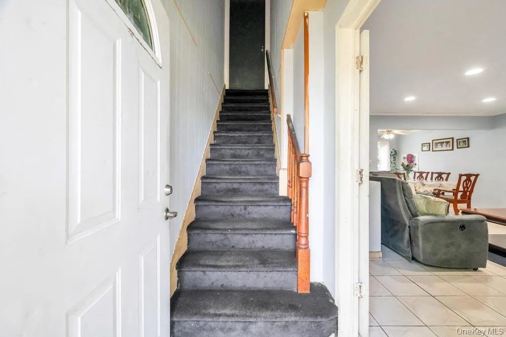 1050 Stewart Avenue, Oyster Bay, NY, 4 Bedrooms Bedrooms, 6 Rooms Rooms,2 BathroomsBathrooms,Residential,For Rent,Stewart,0,997115 1050 Stewart Avenue, Oyster Bay, NY, 4 Bedrooms Bedrooms, 6 Rooms Rooms,2 BathroomsBathrooms,Residential,For Rent,Stewart,0,997115