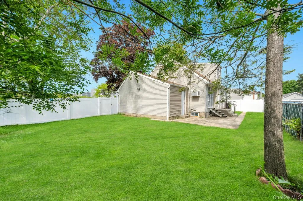 1050 Stewart Avenue, Oyster Bay, NY, 4 Bedrooms Bedrooms, 6 Rooms Rooms,2 BathroomsBathrooms,Residential,For Rent,Stewart,0,997115 1050 Stewart Avenue, Oyster Bay, NY, 4 Bedrooms Bedrooms, 6 Rooms Rooms,2 BathroomsBathrooms,Residential,For Rent,Stewart,0,997115
