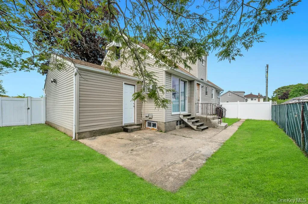 1050 Stewart Avenue, Oyster Bay, NY, 4 Bedrooms Bedrooms, 6 Rooms Rooms,2 BathroomsBathrooms,Residential,For Rent,Stewart,0,997115 1050 Stewart Avenue, Oyster Bay, NY, 4 Bedrooms Bedrooms, 6 Rooms Rooms,2 BathroomsBathrooms,Residential,For Rent,Stewart,0,997115