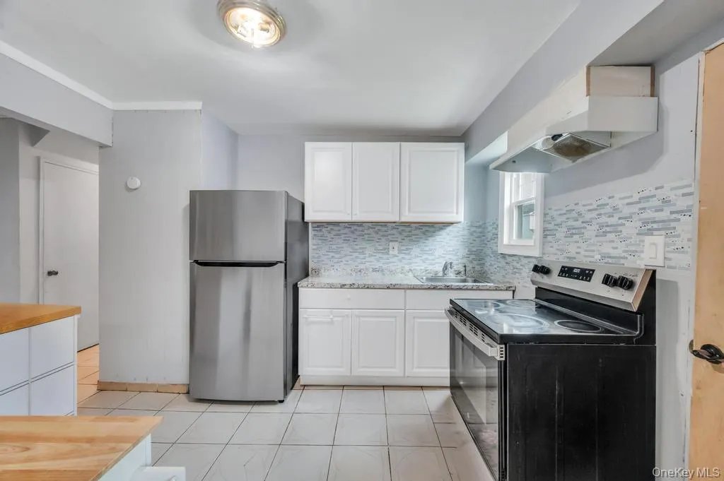 1050 Stewart Avenue, Oyster Bay, NY, 4 Bedrooms Bedrooms, 6 Rooms Rooms,2 BathroomsBathrooms,Residential,For Rent,Stewart,0,997115 1050 Stewart Avenue, Oyster Bay, NY, 4 Bedrooms Bedrooms, 6 Rooms Rooms,2 BathroomsBathrooms,Residential,For Rent,Stewart,0,997115