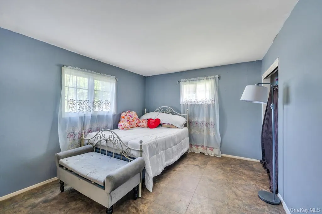1050 Stewart Avenue, Oyster Bay, NY, 4 Bedrooms Bedrooms, 6 Rooms Rooms,2 BathroomsBathrooms,Residential,For Rent,Stewart,0,997115 1050 Stewart Avenue, Oyster Bay, NY, 4 Bedrooms Bedrooms, 6 Rooms Rooms,2 BathroomsBathrooms,Residential,For Rent,Stewart,0,997115