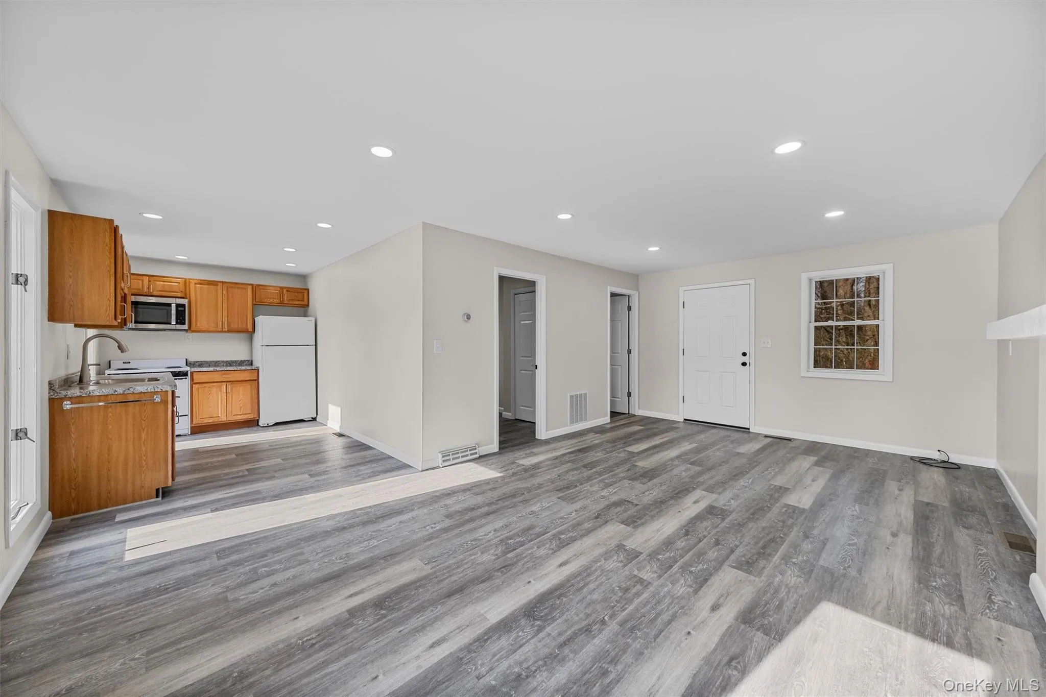 1-18 Willow Way, Rhinebeck, NY, 2 Bedrooms Bedrooms, 5 Rooms Rooms,1 BathroomBathrooms,Residential Lease,For Rent,Willow,0,997117 1-18 Willow Way, Rhinebeck, NY, 2 Bedrooms Bedrooms, 5 Rooms Rooms,1 BathroomBathrooms,Residential Lease,For Rent,Willow,0,997117