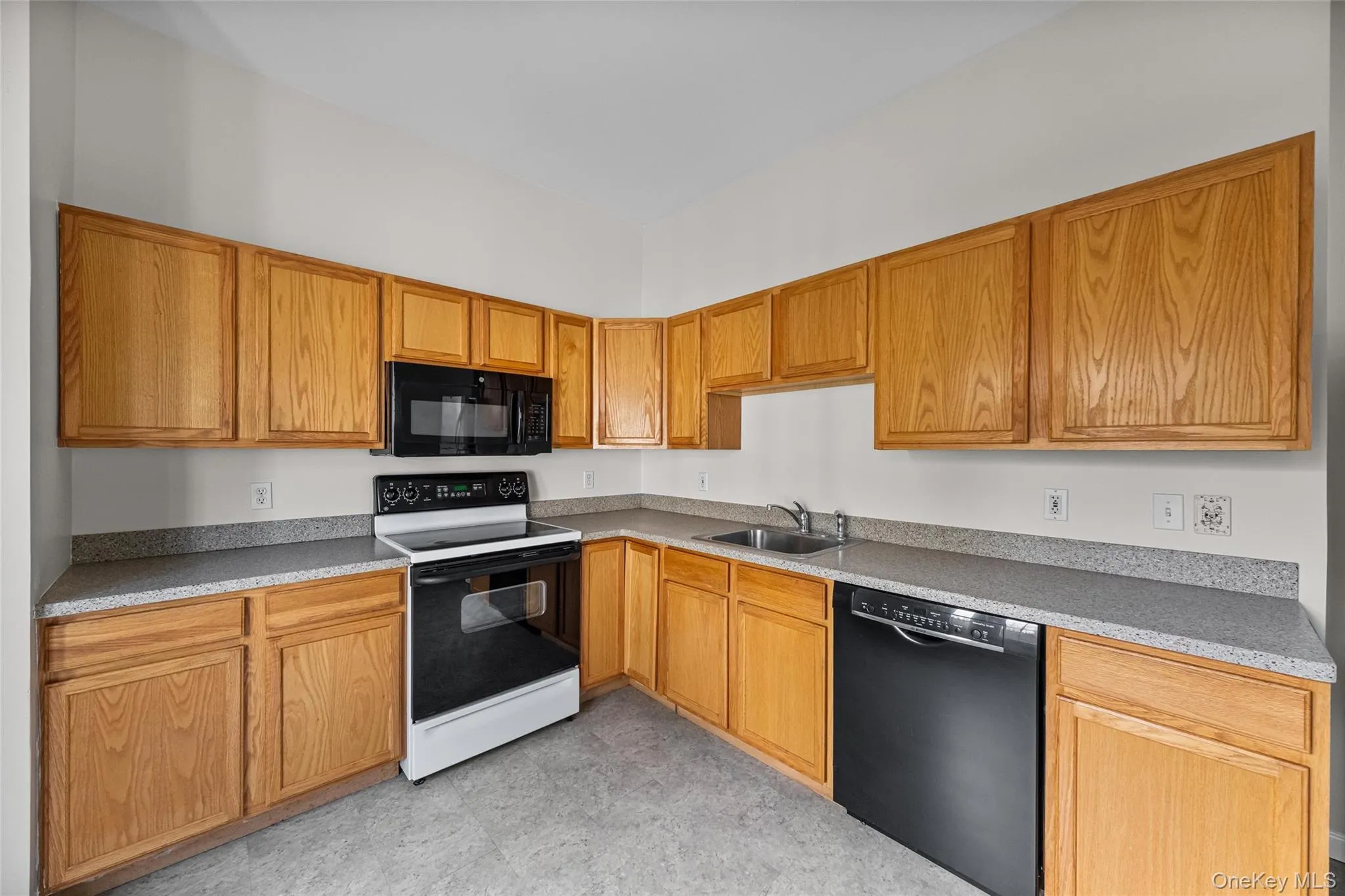 1-18 Willow Way, Rhinebeck, NY, 2 Bedrooms Bedrooms, 5 Rooms Rooms,1 BathroomBathrooms,Residential Lease,For Rent,Willow,0,997117 1-18 Willow Way, Rhinebeck, NY, 2 Bedrooms Bedrooms, 5 Rooms Rooms,1 BathroomBathrooms,Residential Lease,For Rent,Willow,0,997117