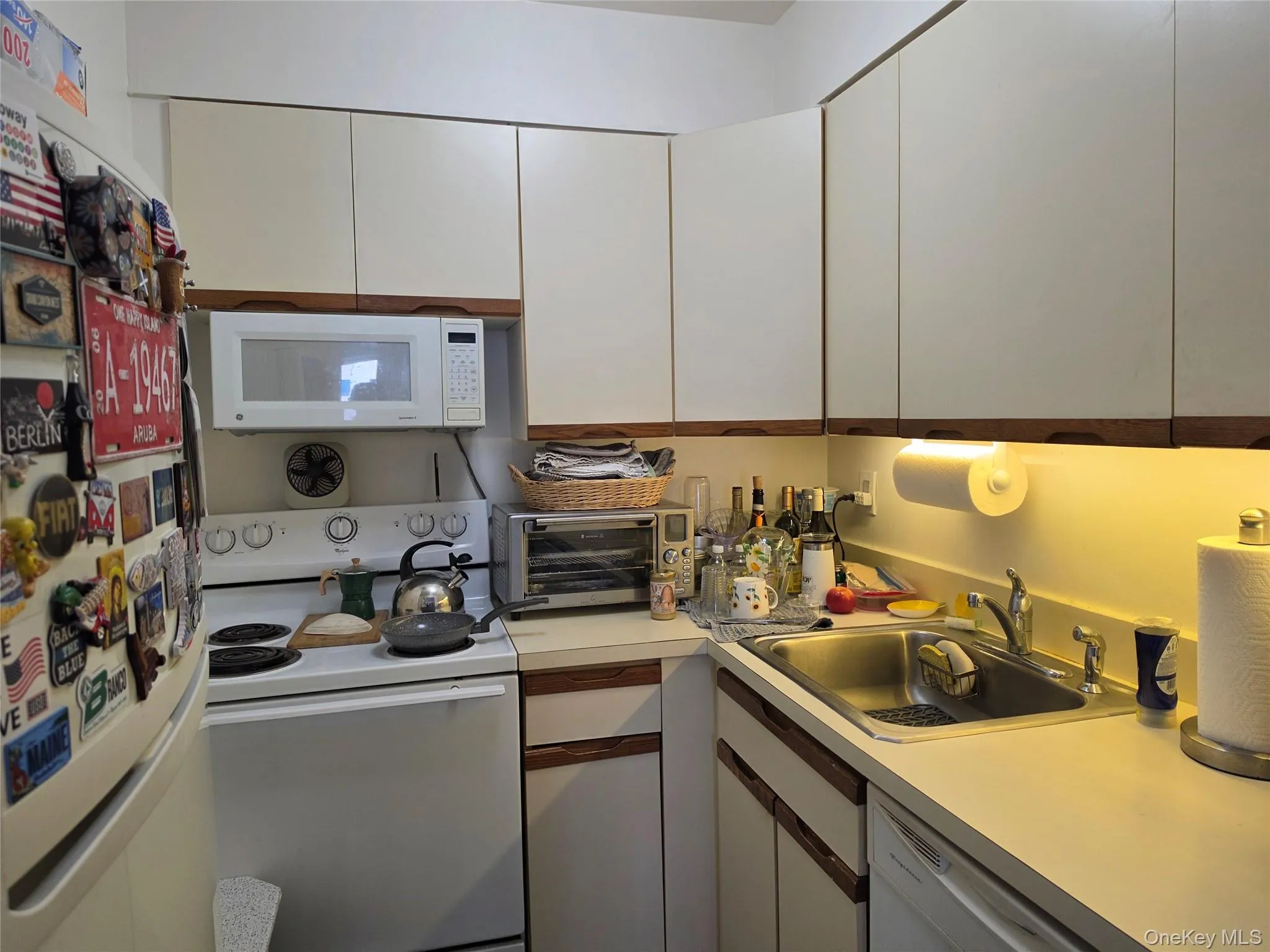 360 SHORE ROAD, Long Beach, NY, 1 Bedroom Bedrooms, 4 Rooms Rooms,1 BathroomBathrooms,Residential,For Rent,SHORE ROAD,0,997118 360 SHORE ROAD, Long Beach, NY, 1 Bedroom Bedrooms, 4 Rooms Rooms,1 BathroomBathrooms,Residential,For Rent,SHORE ROAD,0,997118