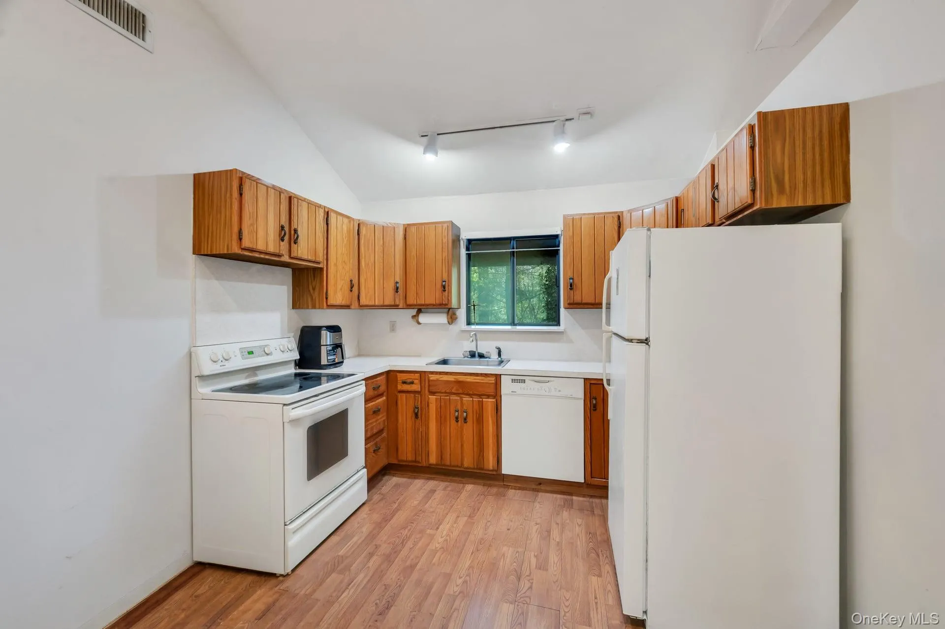 179 Gnarled Hollow Road, Brookhaven, NY, 4 Bedrooms Bedrooms, 8 Rooms Rooms,2 BathroomsBathrooms,Residential,For Rent,Gnarled Hollow,0,997131 179 Gnarled Hollow Road, Brookhaven, NY, 4 Bedrooms Bedrooms, 8 Rooms Rooms,2 BathroomsBathrooms,Residential,For Rent,Gnarled Hollow,0,997131