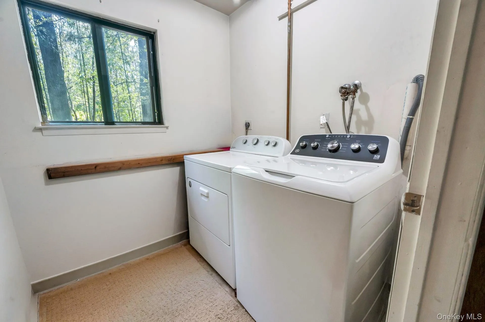 179 Gnarled Hollow Road, Brookhaven, NY, 4 Bedrooms Bedrooms, 8 Rooms Rooms,2 BathroomsBathrooms,Residential,For Rent,Gnarled Hollow,0,997131 179 Gnarled Hollow Road, Brookhaven, NY, 4 Bedrooms Bedrooms, 8 Rooms Rooms,2 BathroomsBathrooms,Residential,For Rent,Gnarled Hollow,0,997131