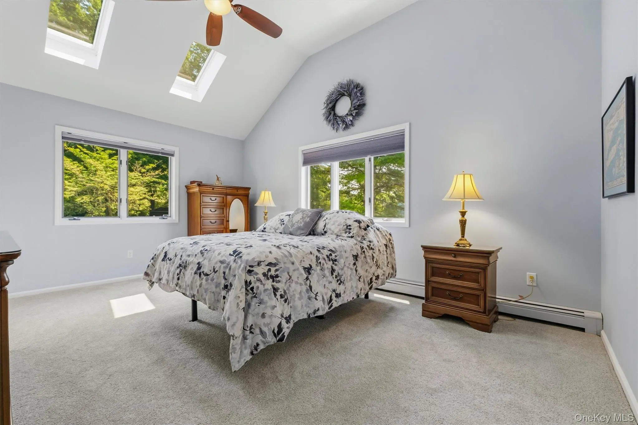 Soaring ceilings. Soaring ceilings.